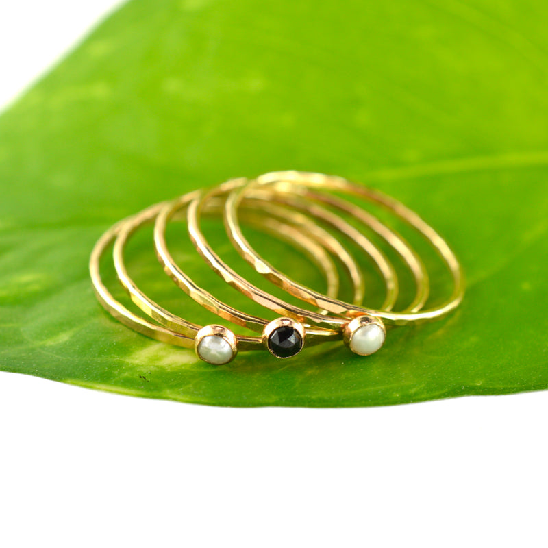 Size 9 / Pearl & Black Spinel Gold Stacking Ring Set of 5